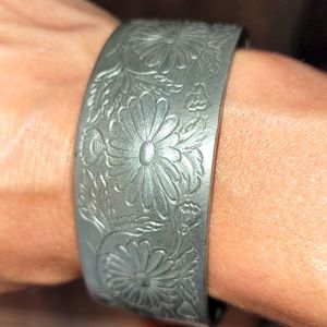 September flower cuff bracelet